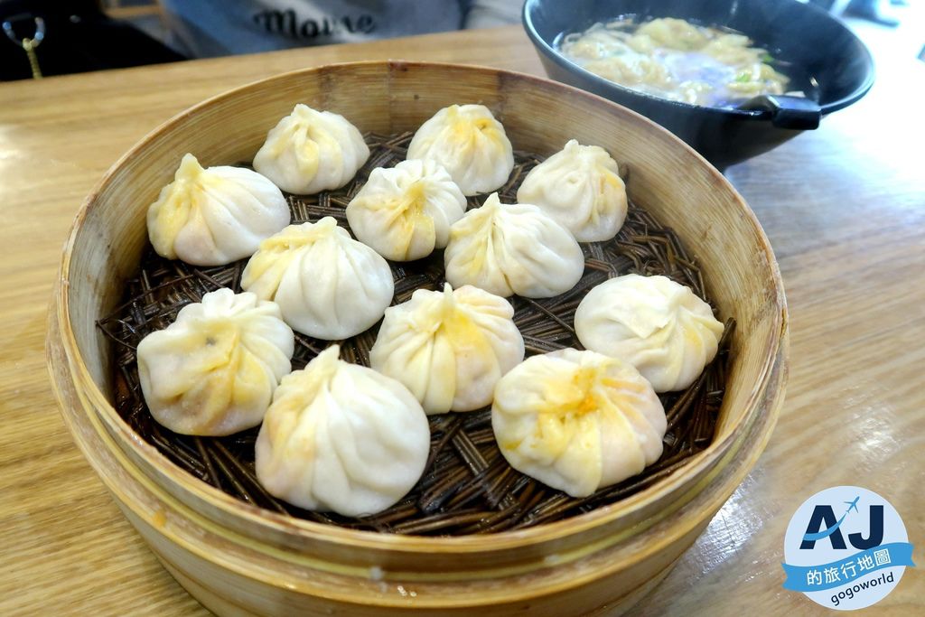 （上海美食）佳家湯包 現包現蒸 皮薄肉多 上海人推薦的在地美食 近人民廣場地鐵站