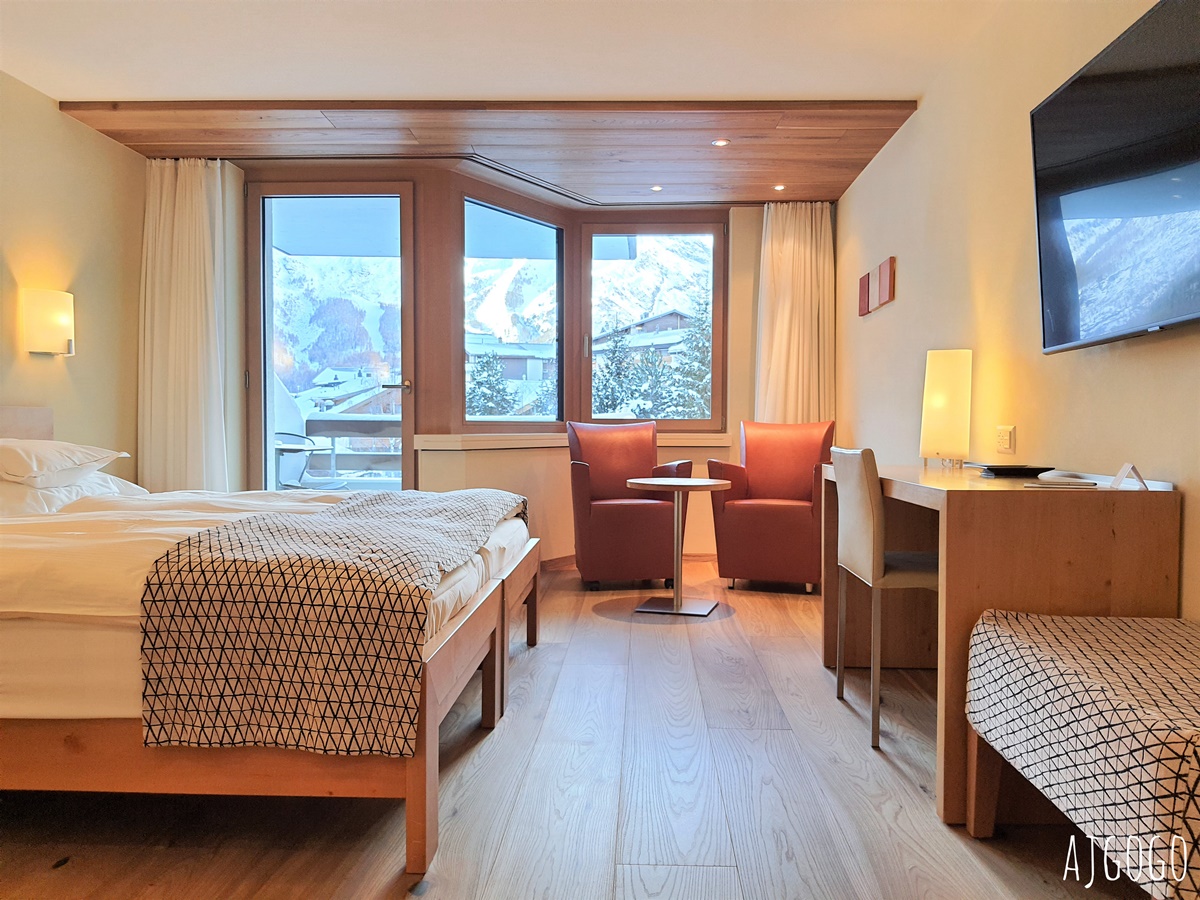 薩斯費住宿推薦：奧安林酒店 Hotel Allalin 高級雙人房、早餐分享