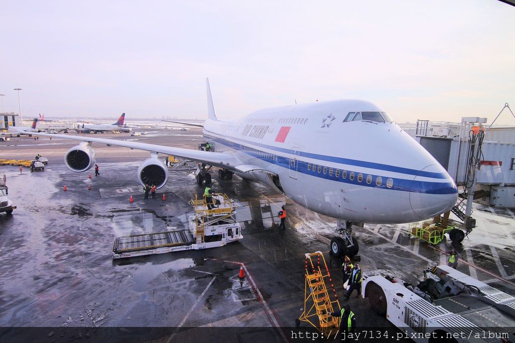 中國國際航空 CA982 紐約甘迺迪JFK>北京機場PEK 747-8 商務艙(公務艙) 飛機餐、座椅設備分享