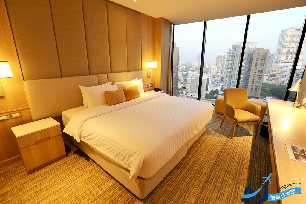 曼谷天空景觀飯店 Compass SkyView Hotel 頂級尊享房、早餐、無邊際泳池 BTS Phrom Phong站旁