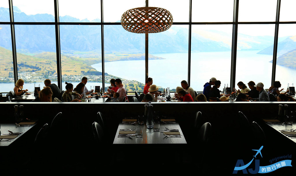 皇后鎮Skyline天空纜車 景觀餐廳晚餐吃到飽 毛利戰舞表演 營業時間、菜色與交通分享