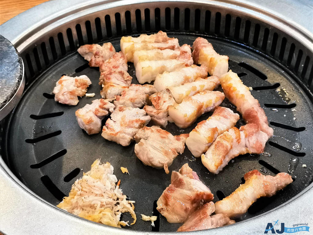 （釜山西面燒肉美食）味贊王鹽烤肉 好吃的烤五花肉、烤鮮蚵 菜單分享