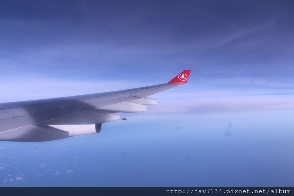 土耳其航空 Turkish Airlines TK24 伊斯坦堡 IST > 桃園TPE  飛行經驗、飛機餐、過夜包分享