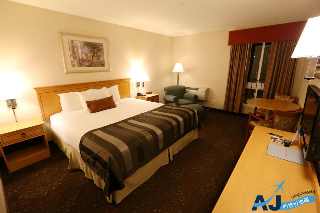 （西雅圖住宿推薦）Ramada Inn & Suites Sea-Tac 錫塔克華美達套房酒店 雙人房、早餐分享 近西雅圖機場