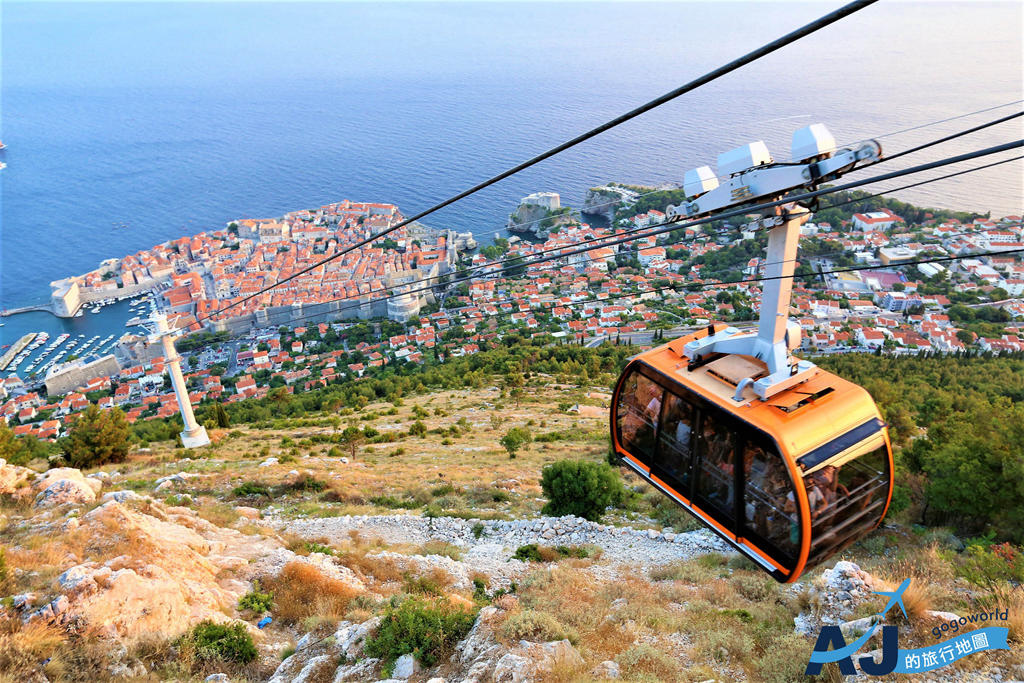 杜布羅夫尼克纜車 Dubrovnik cable car：欣賞古城夜景最好的觀景台與超美夕陽 營業時間、票價分享