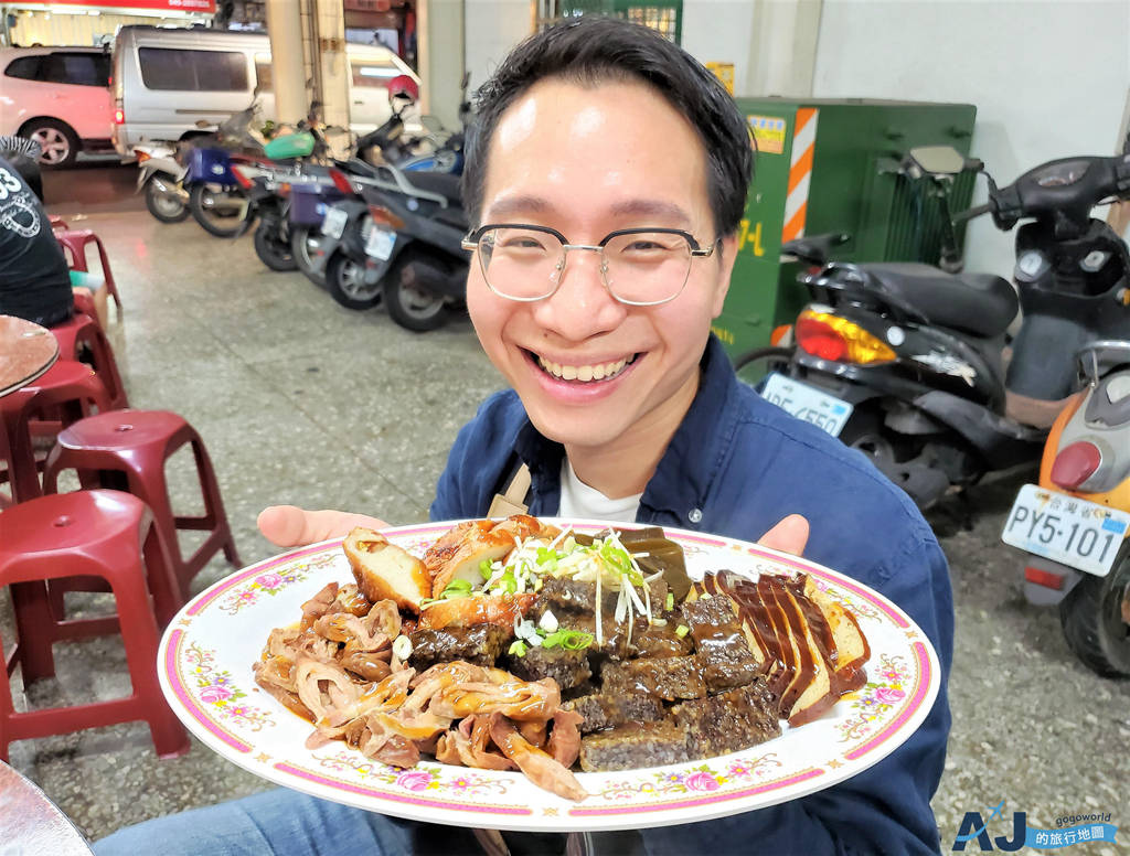 魚池台灣小吃、犁田鹹酥雞 南投魚池的人氣小吃店 南投意麵、魯肉飯與滷味黑白切 菜單分享